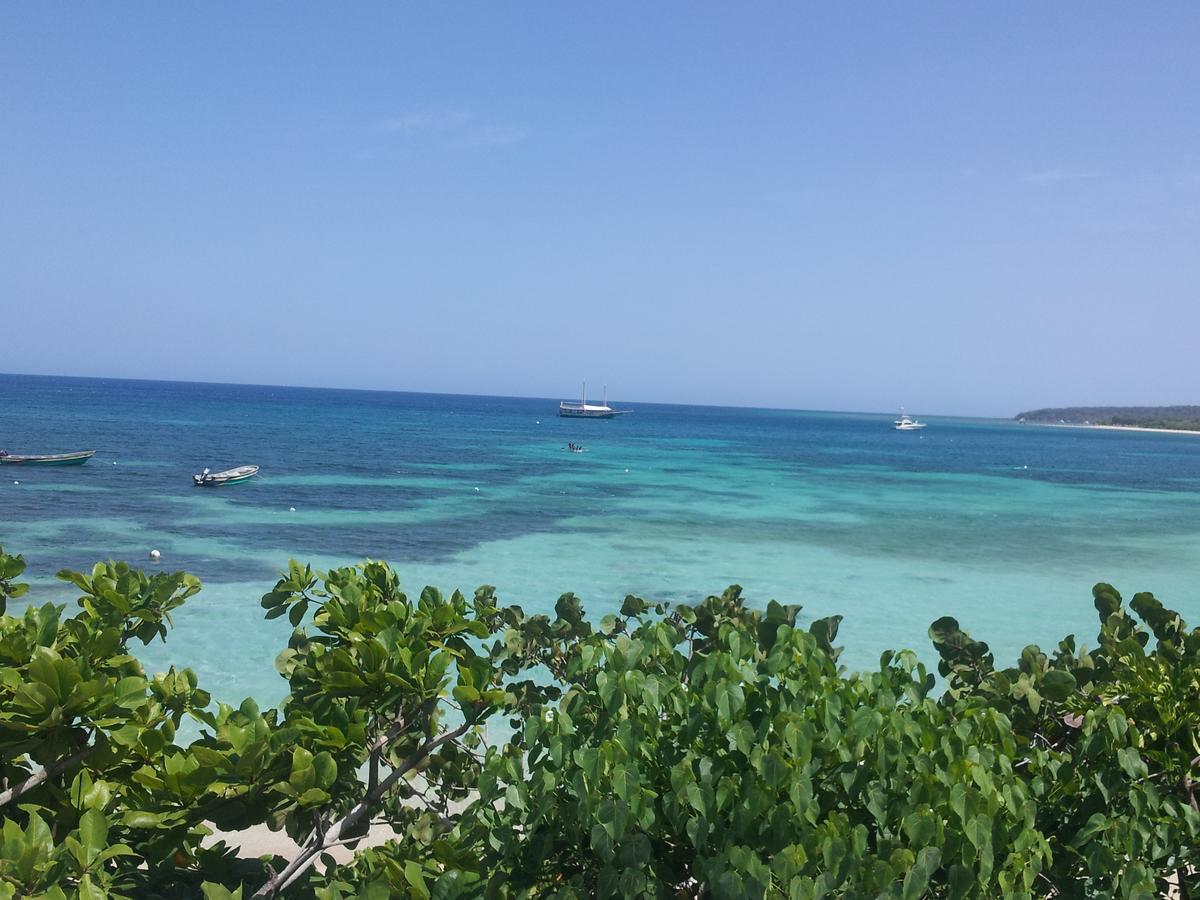 Paradise Island Beach Resort Punta Rucia Exterior photo