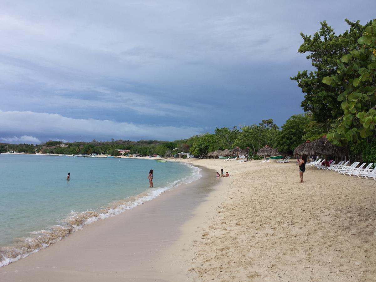 Paradise Island Beach Resort Punta Rucia Exterior photo