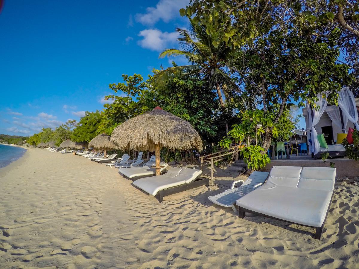 Paradise Island Beach Resort Punta Rucia Exterior photo